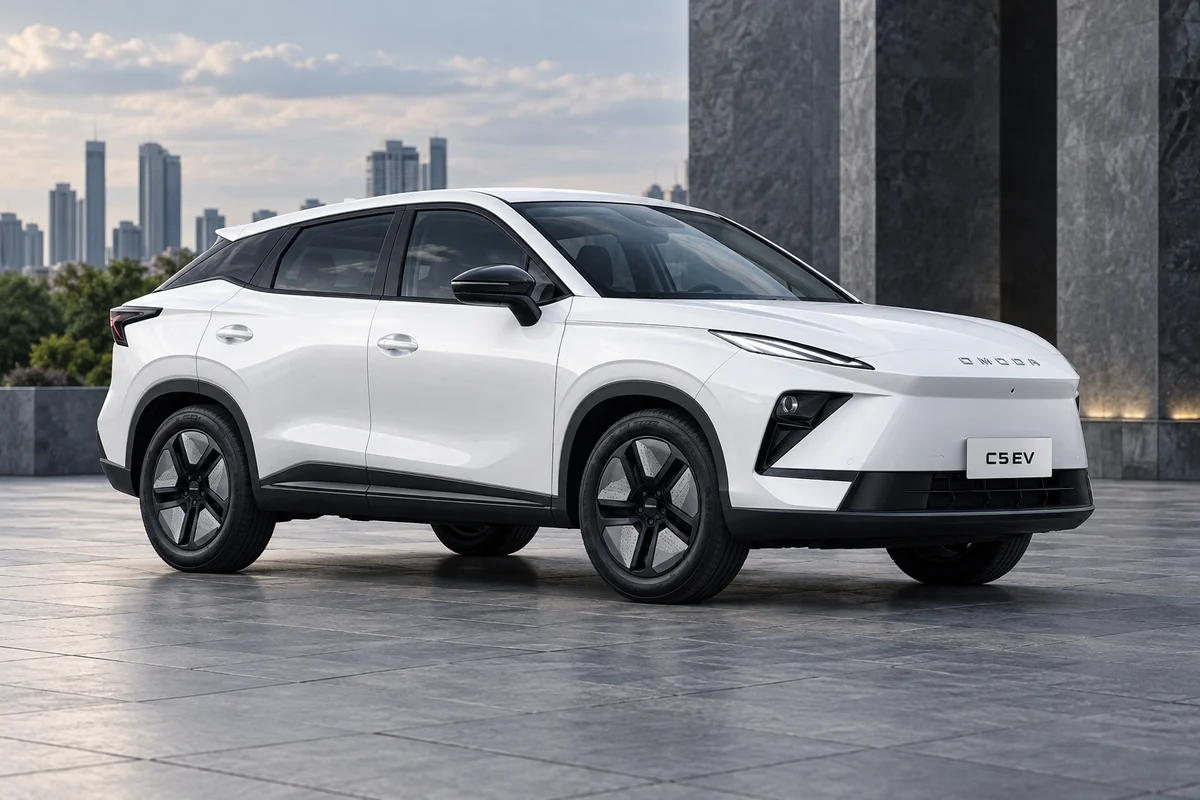 NEW OMODA C5 EV สีขาว Lunar White มุมด้านหน้าขวา (ภาพประกอบ)